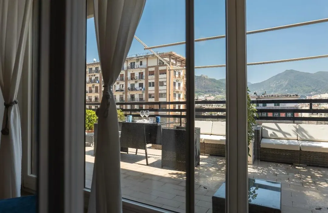 Mareluna Penthouse - Luxury Suites-1